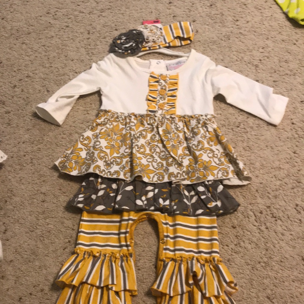 EUC 12 mo boutique outfit.